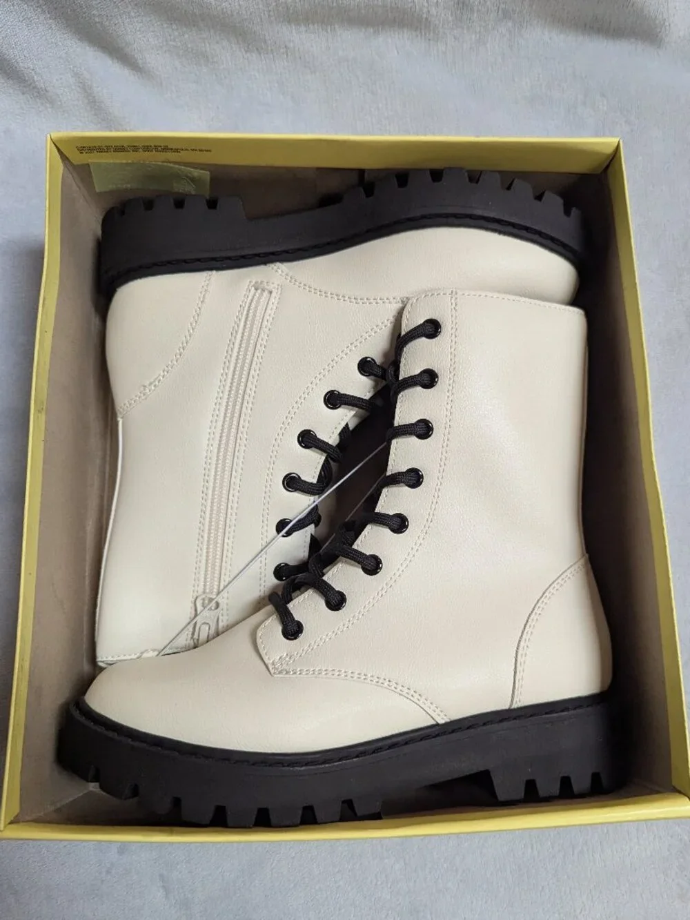NWT Art Class Kids' Khari Zipper Lace-Up Combat Boots Off-White Girls Size 2